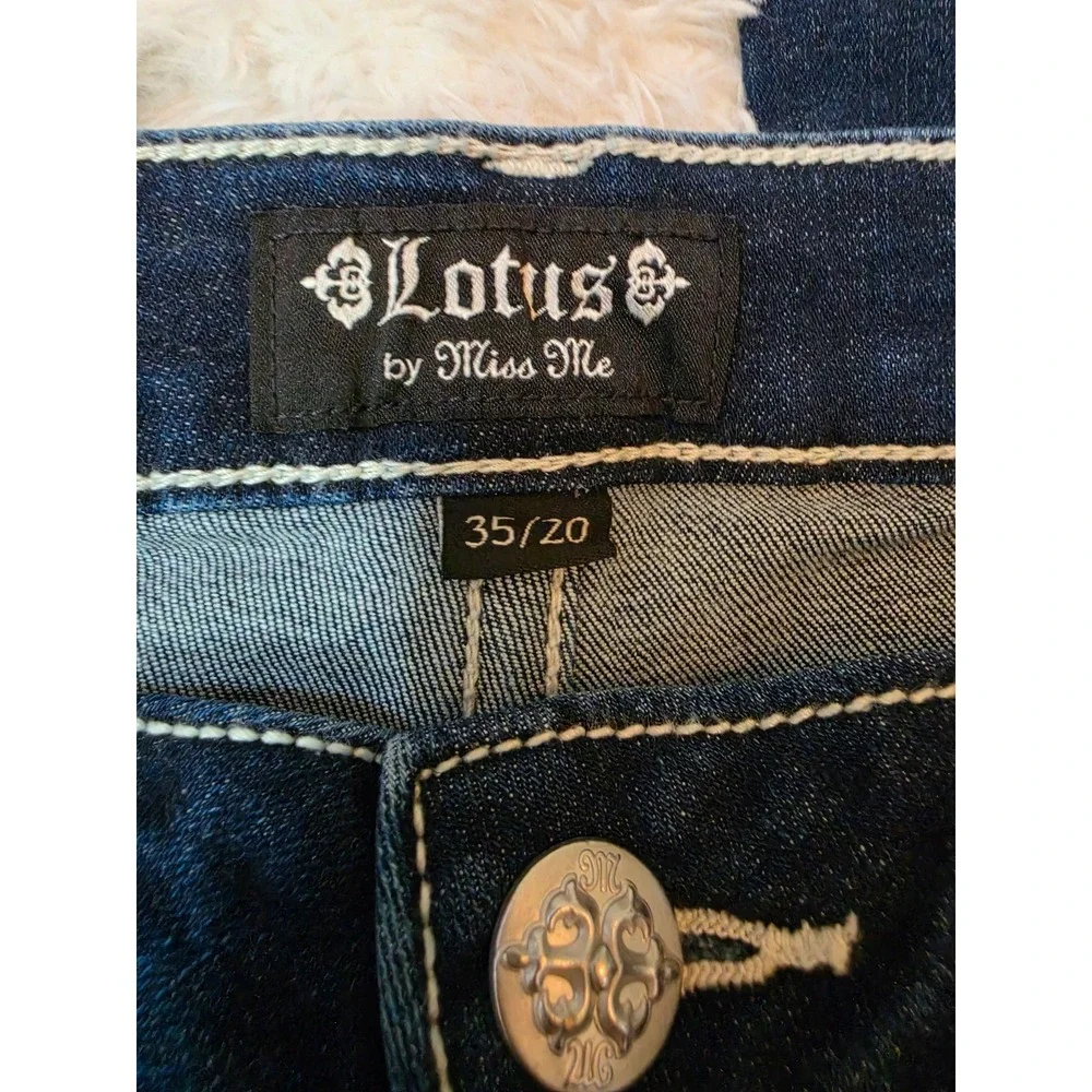 NWT Lotus by Miss Me Mid Rise Straight Embellished Jeans Size 35 / 20 Plus Size
